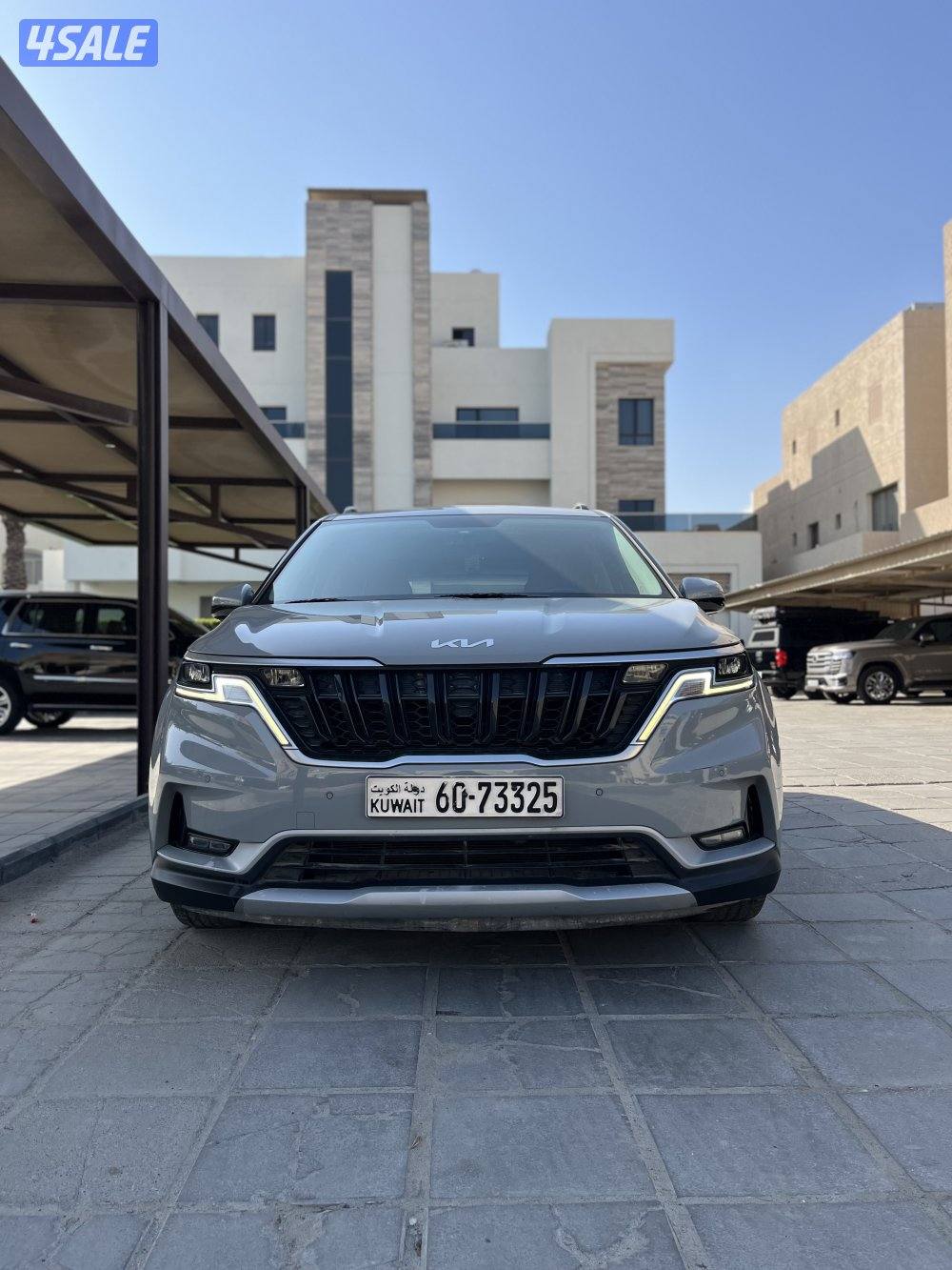 للبيع كيا كرنفال موديل 20214