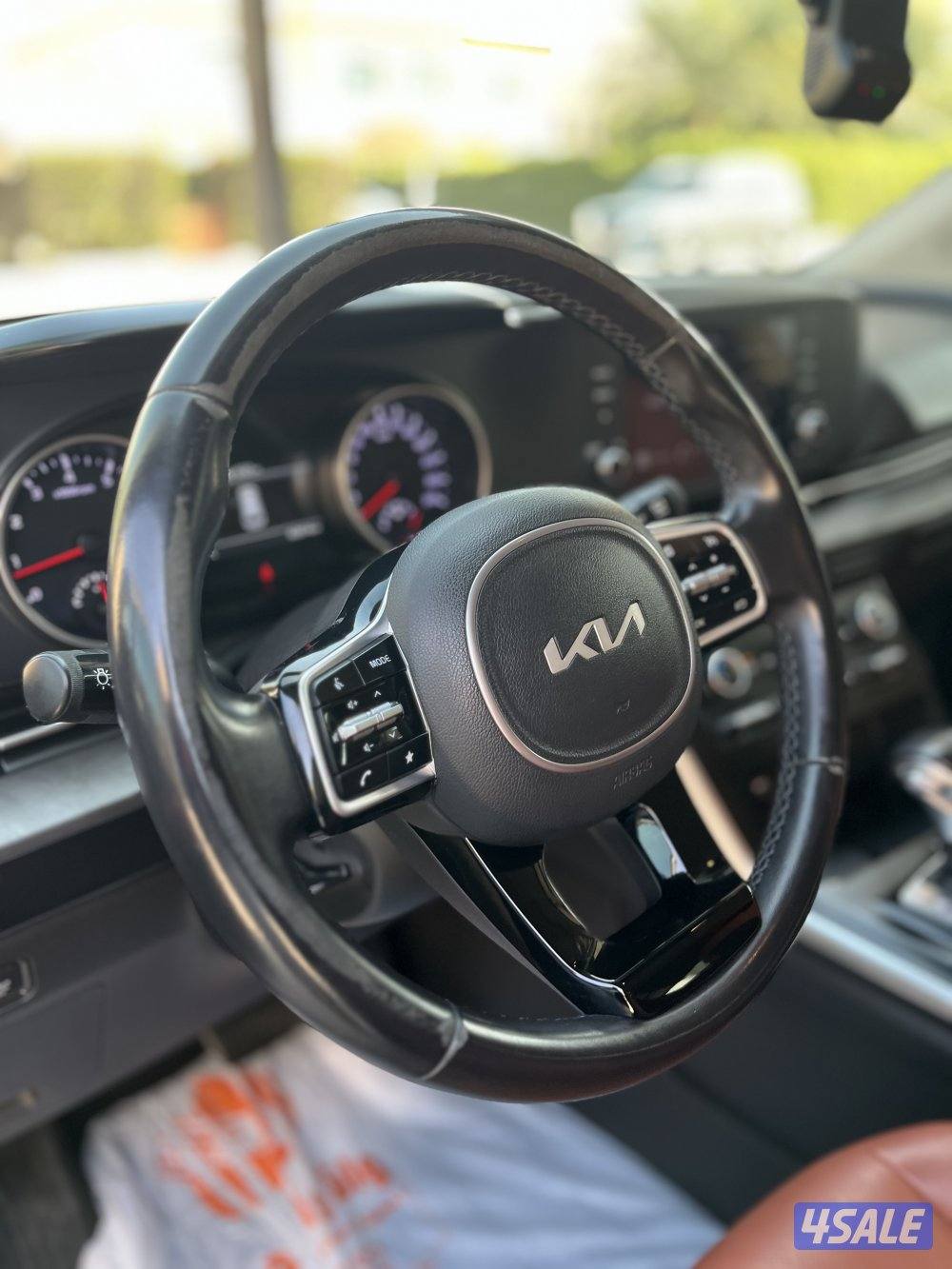 للبيع كيا كرنفال موديل 20215