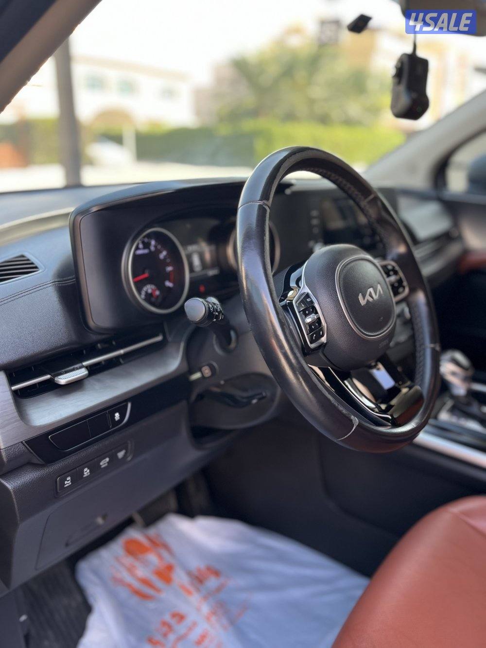 للبيع كيا كرنفال موديل 20216