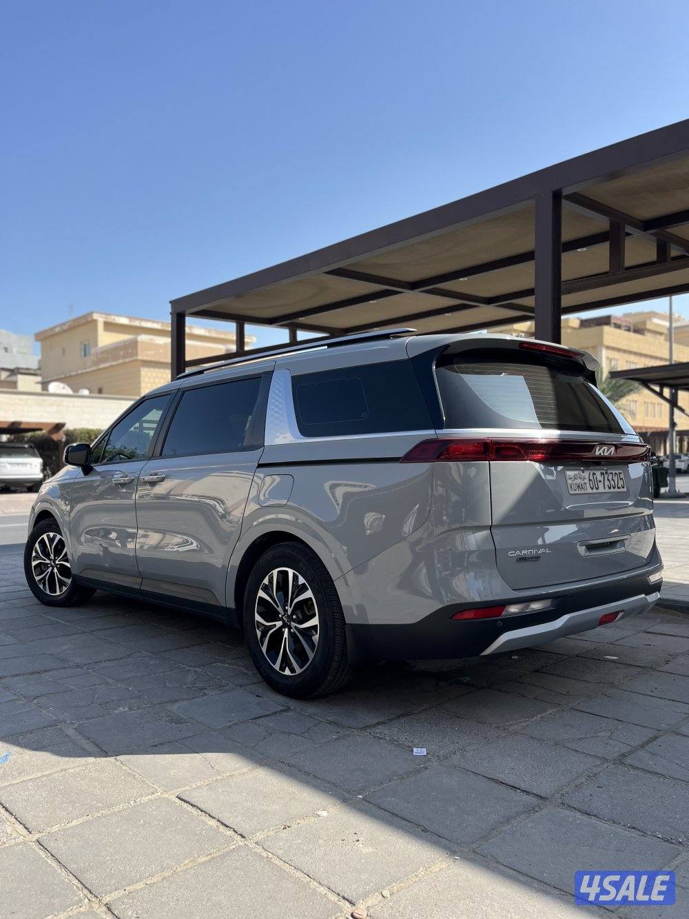 للبيع كيا كرنفال موديل 20218