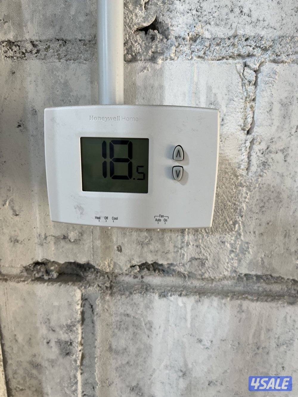 تكييف كولكس سبليت 2.5 طن بحالة الجديد استعمال اقل من سنه عدد 2 وحدة 4h7