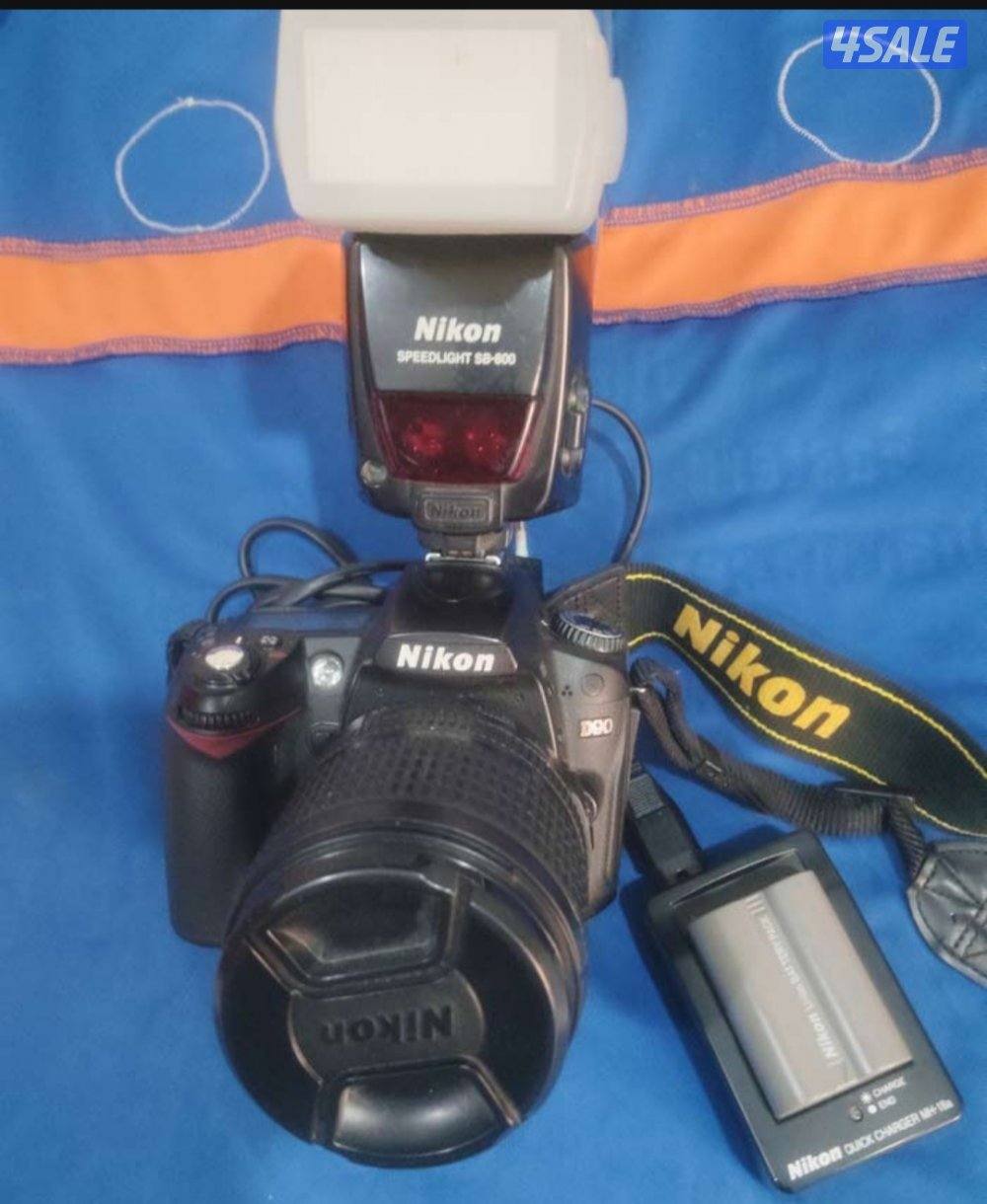 كاميرا دي90مع فلاش نيكون 8000
