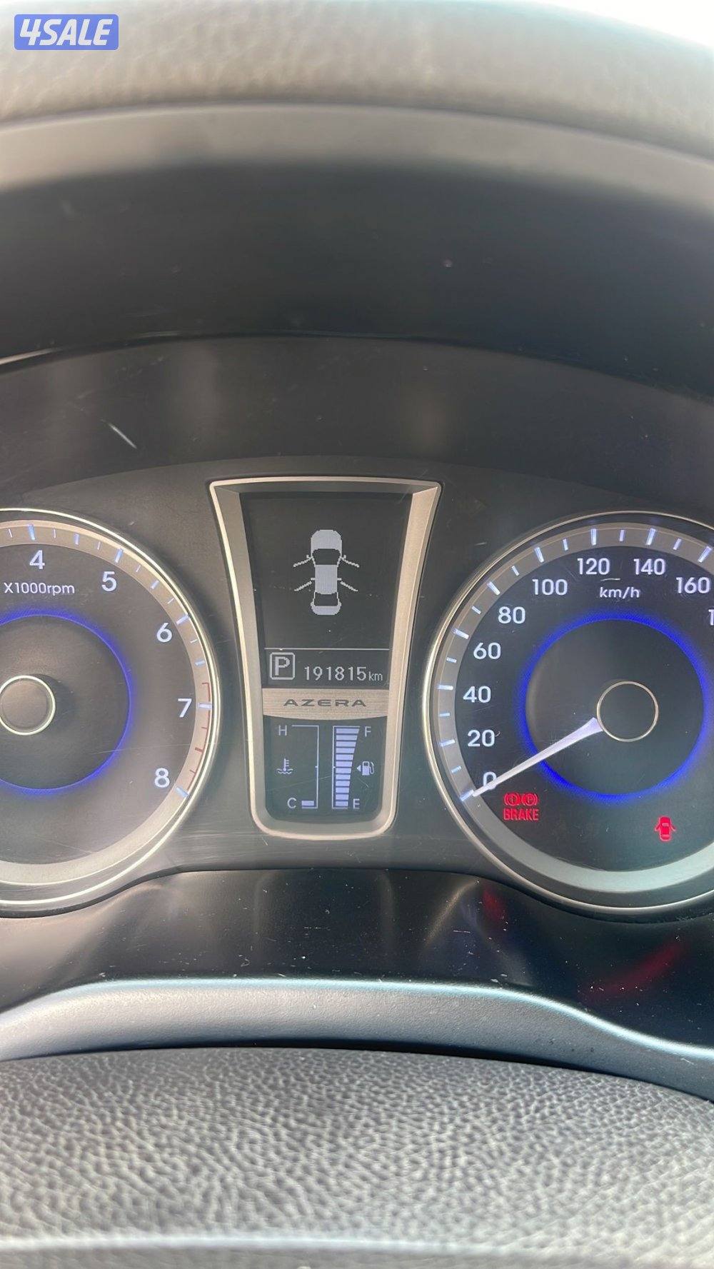 للبيع هيونداي أزيرا ٢٠١٤ اللون أبيض فيه أصباغ متفرقة2