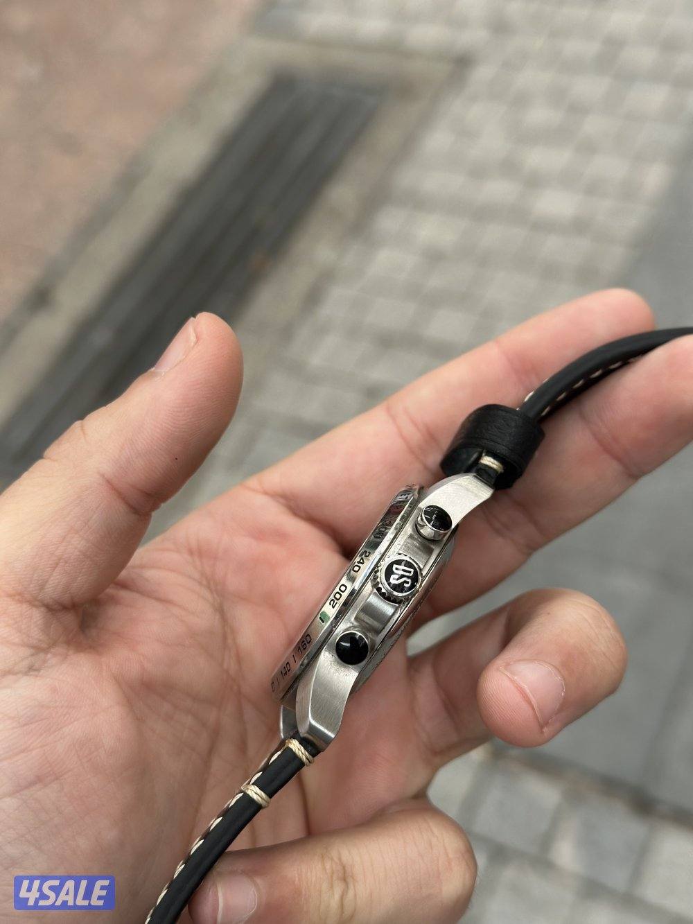 للبيع ساعه سيرتينا4