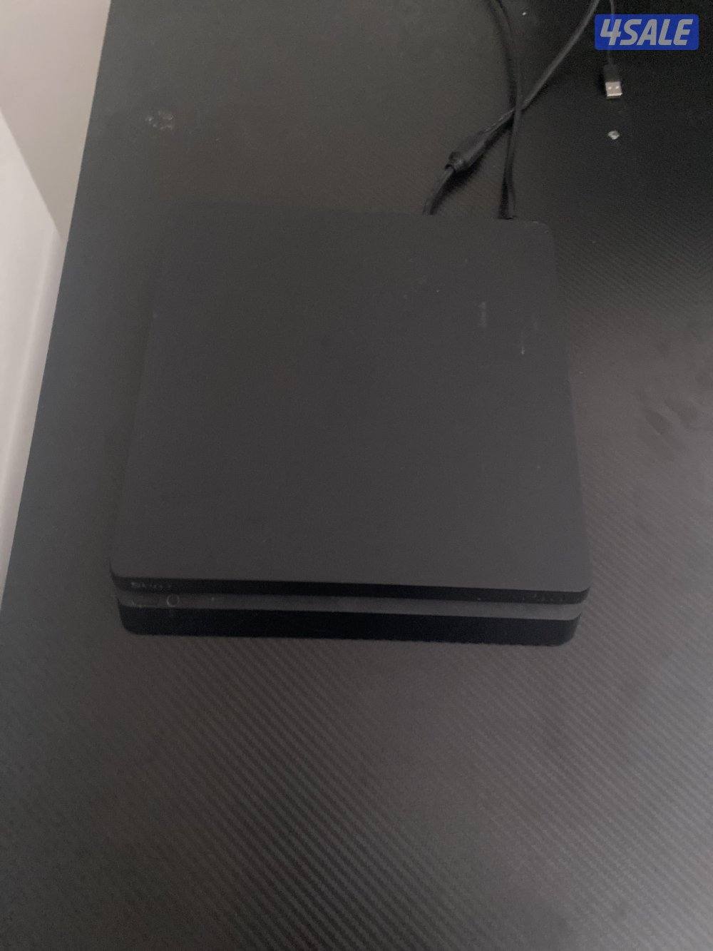 سوني فور مستعمل  معدل من ناحيه مساحه ٨٧٢.٨ قيقا بايت بحاله ممتازه0