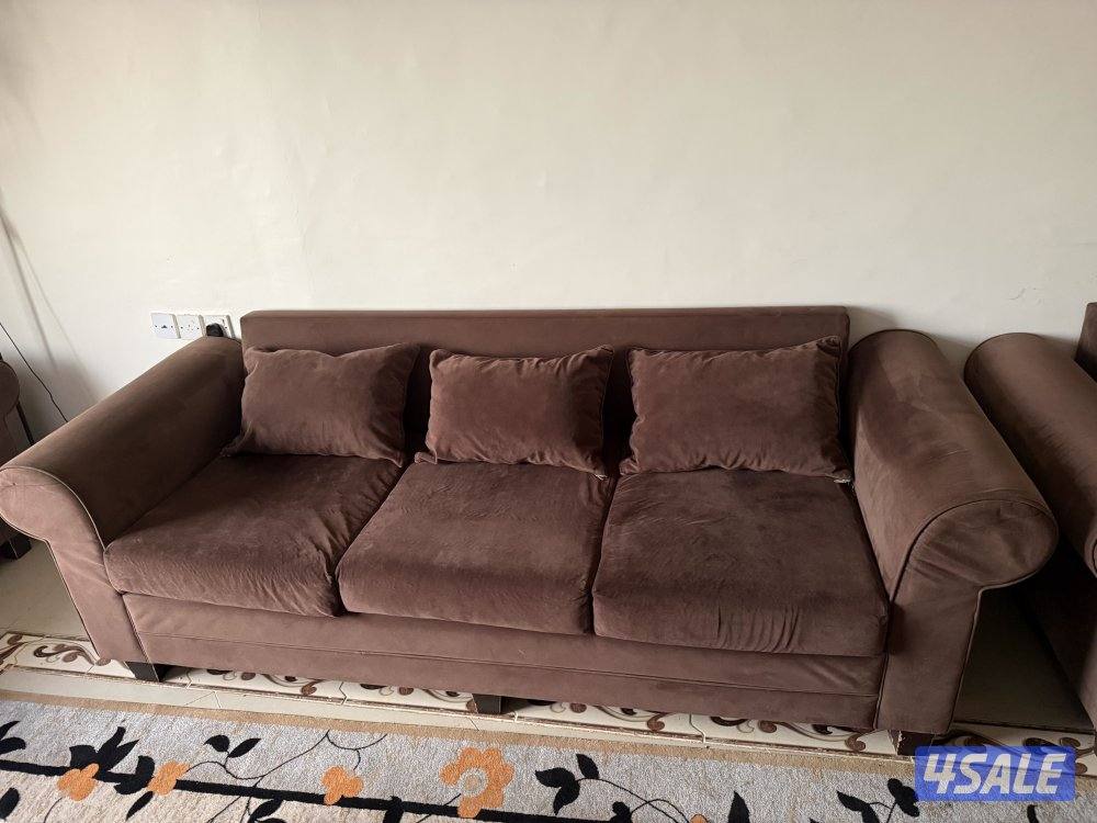 طقم انتريه كامل مع الطاولة والبف1