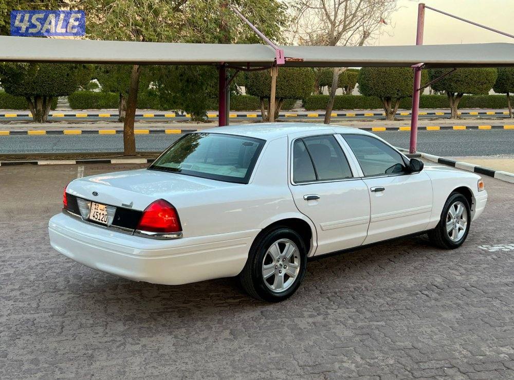 للبيع كراون فكتوريا موديل / ٢٠١٢ صبغ الوكالة0