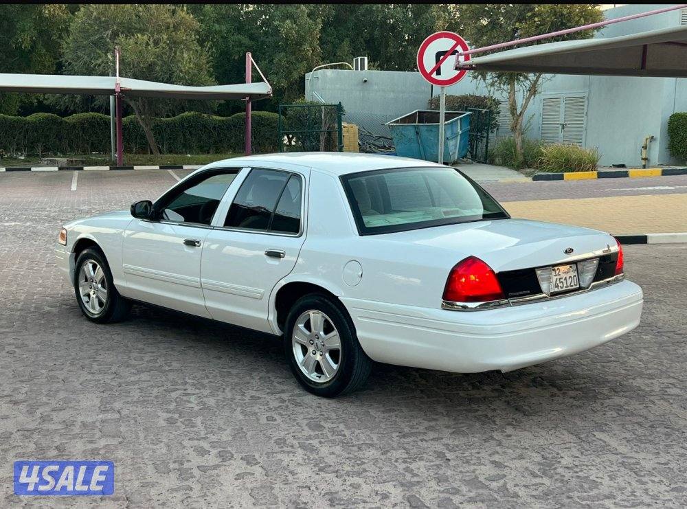 للبيع كراون فكتوريا موديل / ٢٠١٢ صبغ الوكالة4