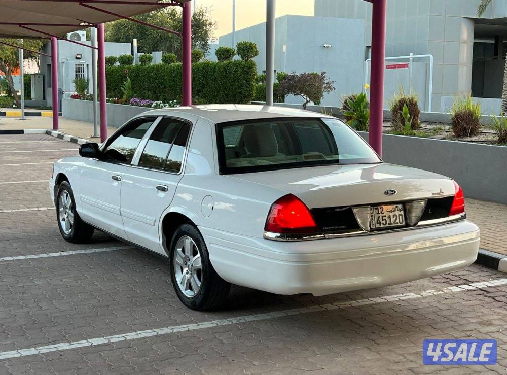 للبيع كراون فكتوريا موديل / ٢٠١٢ صبغ الوكالة3