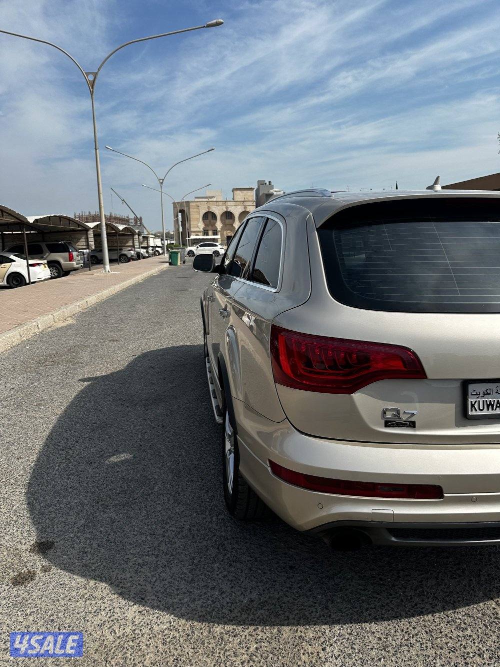 للبيع Q7 بحالة الوكالة8