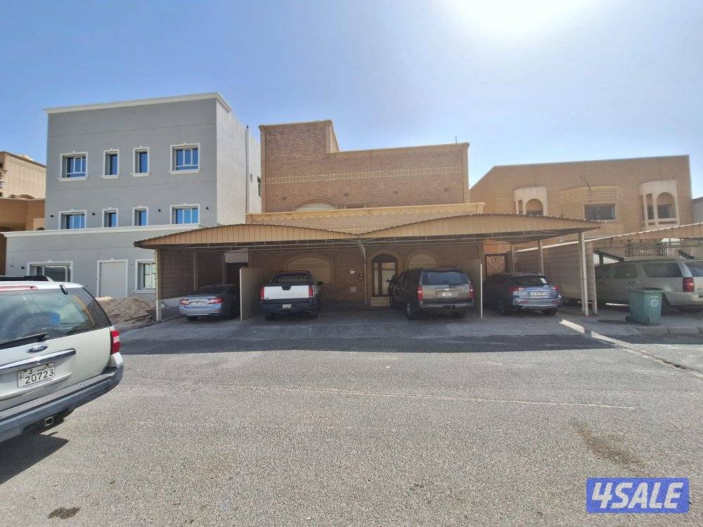 للبيع بيت ممتاز تشطيب سوبرديلوكس مجدد وموسع بالكامل تكييف وسخان مركزي0