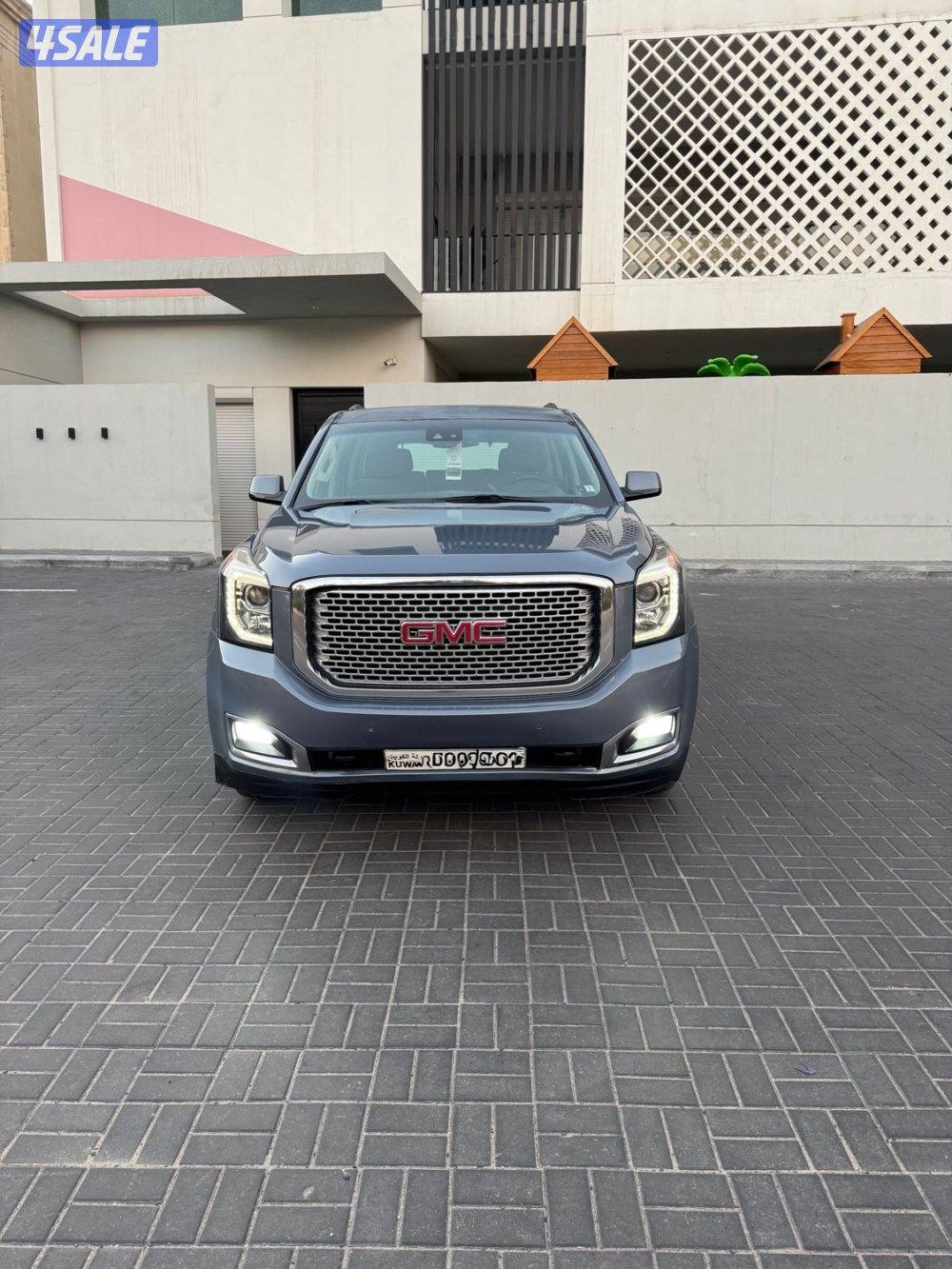 للبيع يوكن SLT ماشي 200 مديل 20151