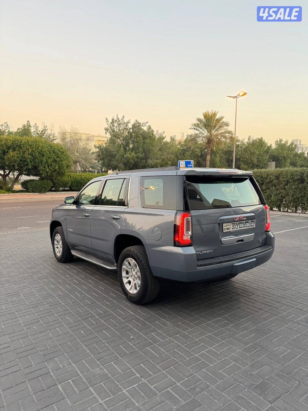 للبيع يوكن SLT ماشي 200 مديل 20155