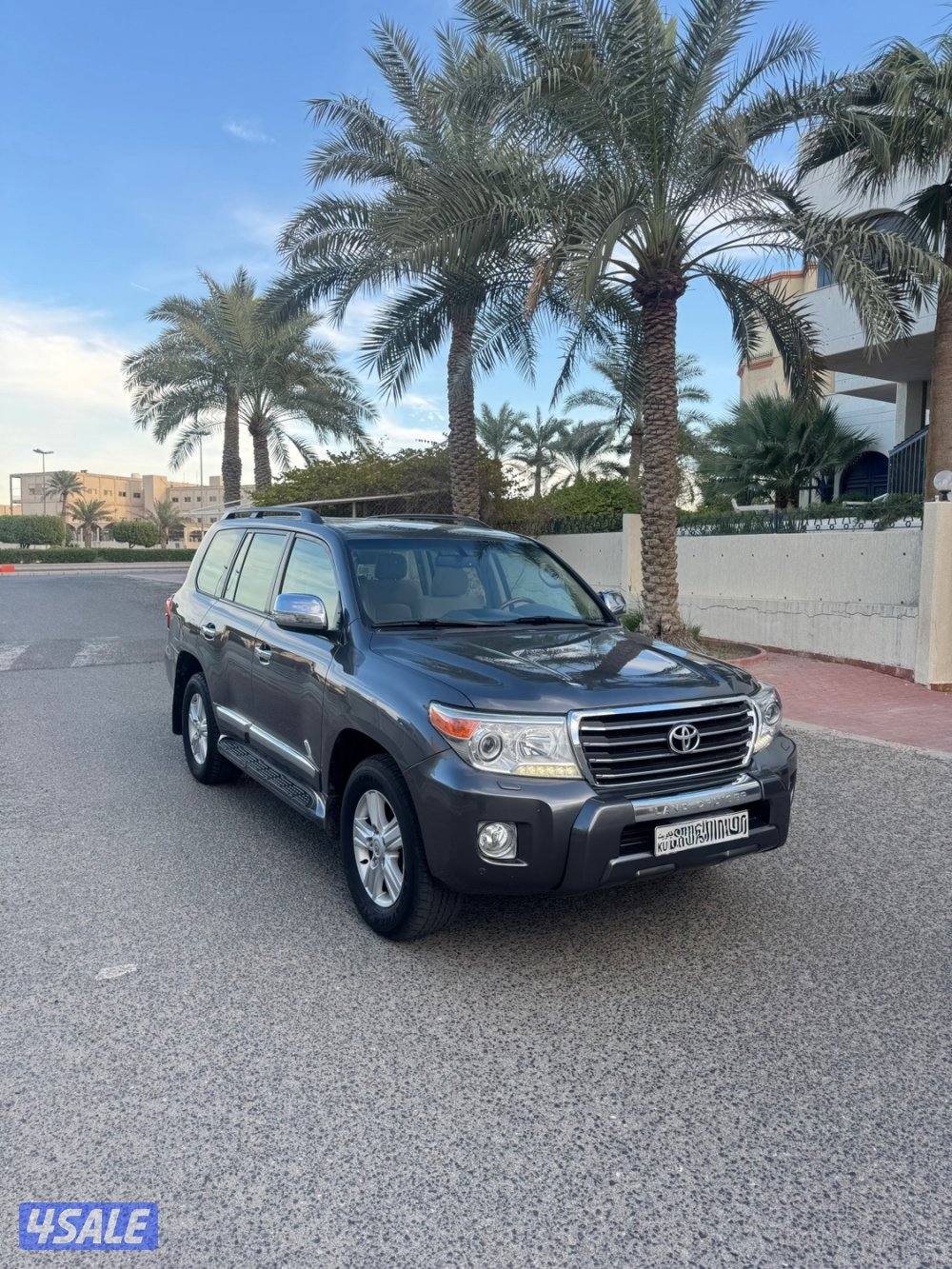 لاندكروزر GXR مديل 2015 8 سلندر2