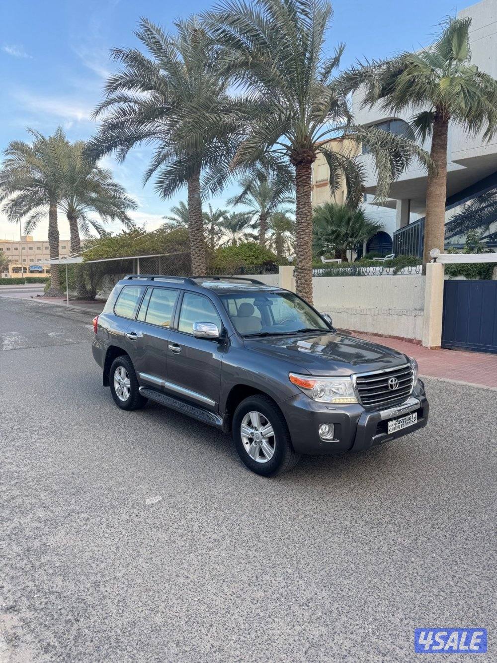 لاندكروزر GXR مديل 2015 8 سلندر12