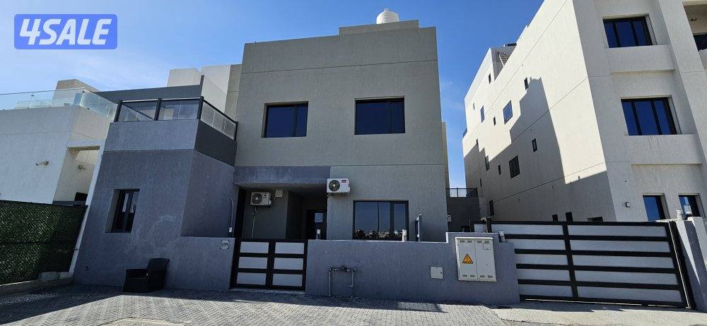 للبيع شاليه واجها شرقيه على البحر بالمرحله الثالثه قرب المول8