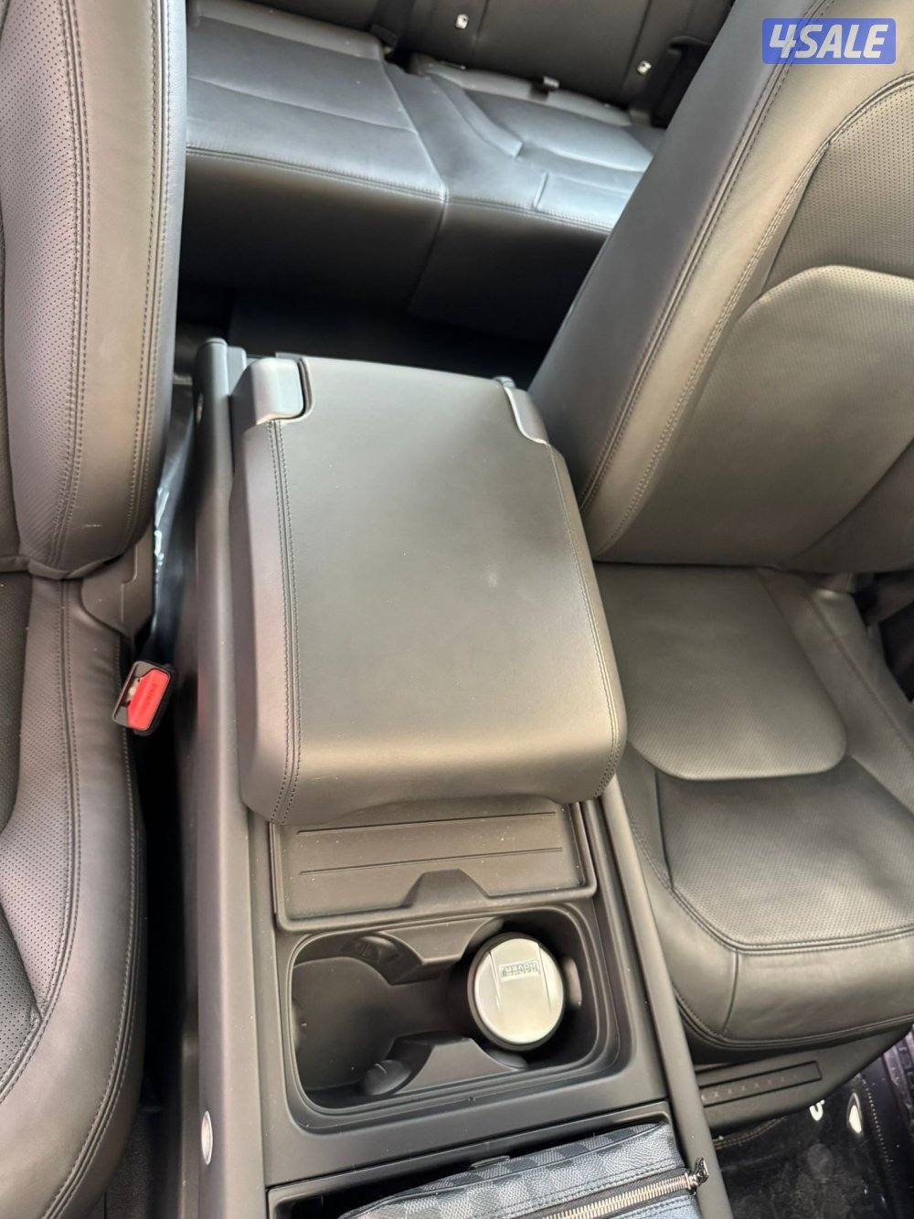 للبيع دفندر 110 وارد وكالة الكويت 6 سلندر تيربو اعلى مواصفات ماشي32الف6