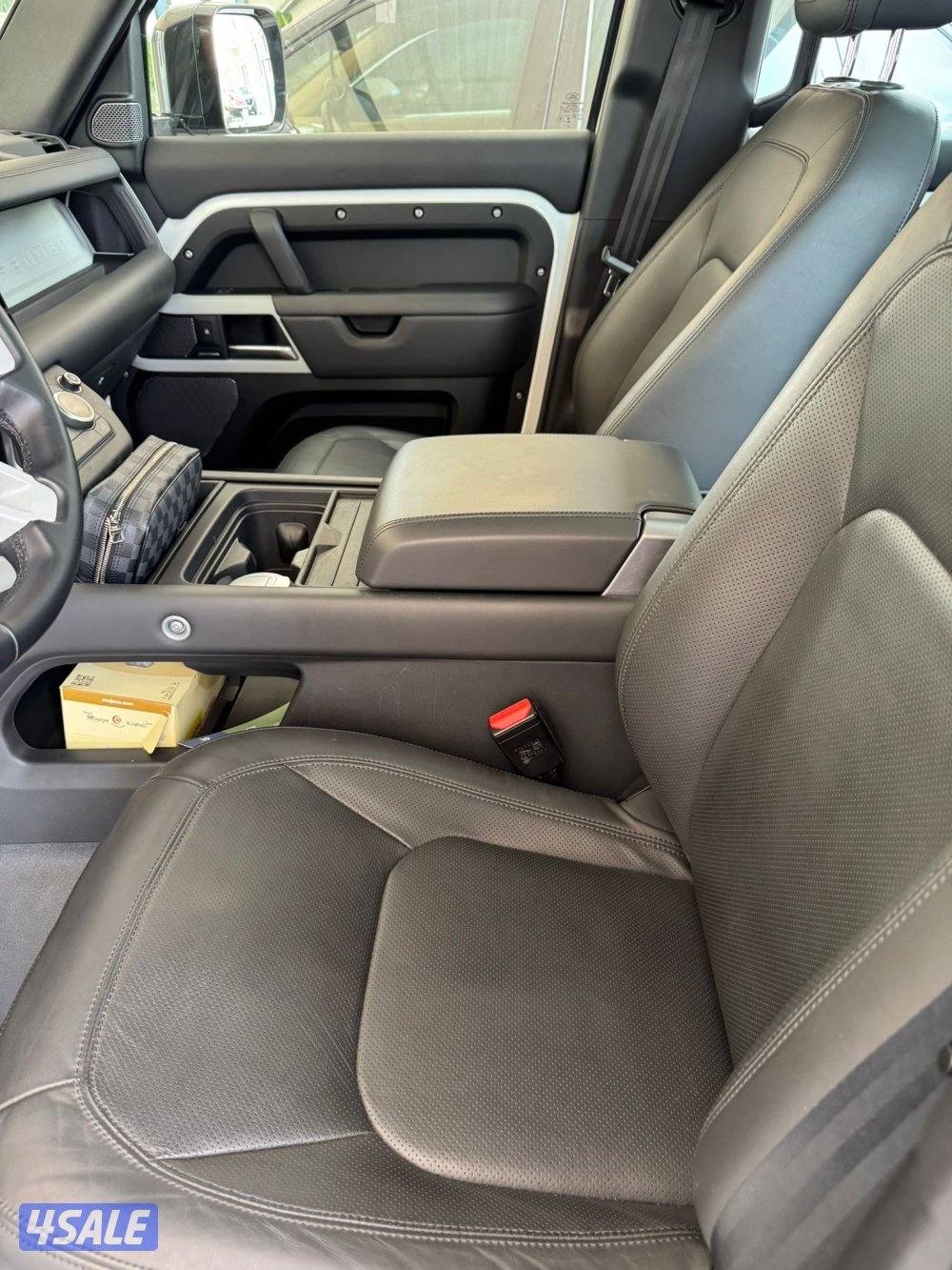 للبيع دفندر 110 وارد وكالة الكويت 6 سلندر تيربو اعلى مواصفات ماشي32الف7