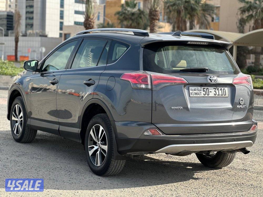 للبيع تويوتا راف فور ماشي ٨٩ الف كيلو3