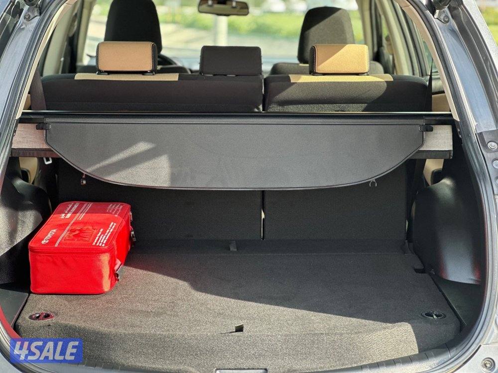 للبيع تويوتا راف فور ماشي ٨٩ الف كيلو6