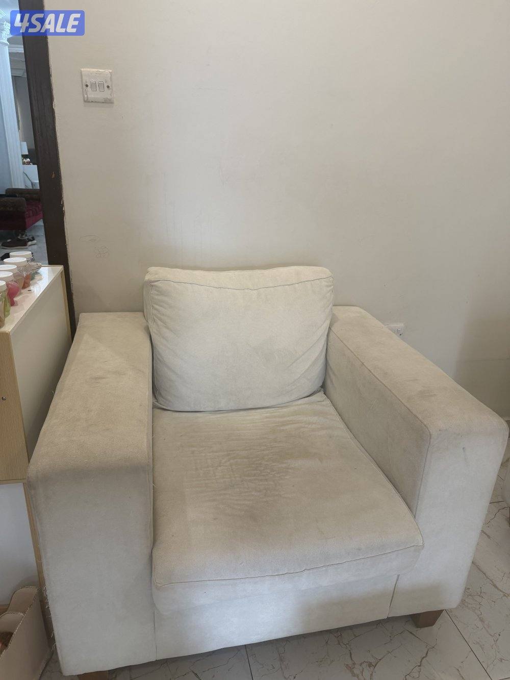 طقم جلوس تفصال للبيع  يتكون من ٤ قطع1