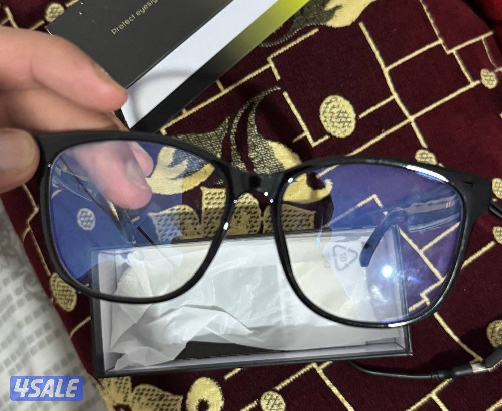 نظارة ذكيه تقدر تتكلم منه وفيه نظام تواصل مكالمه0