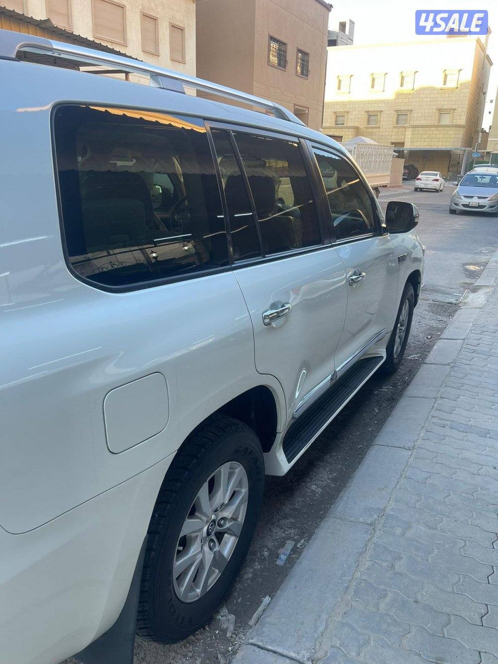 لاند كروز GX.R V8 ٢٠١٧ الساير عداد ٢٠٥ ألف شرط الفحص صبغ وكاله3