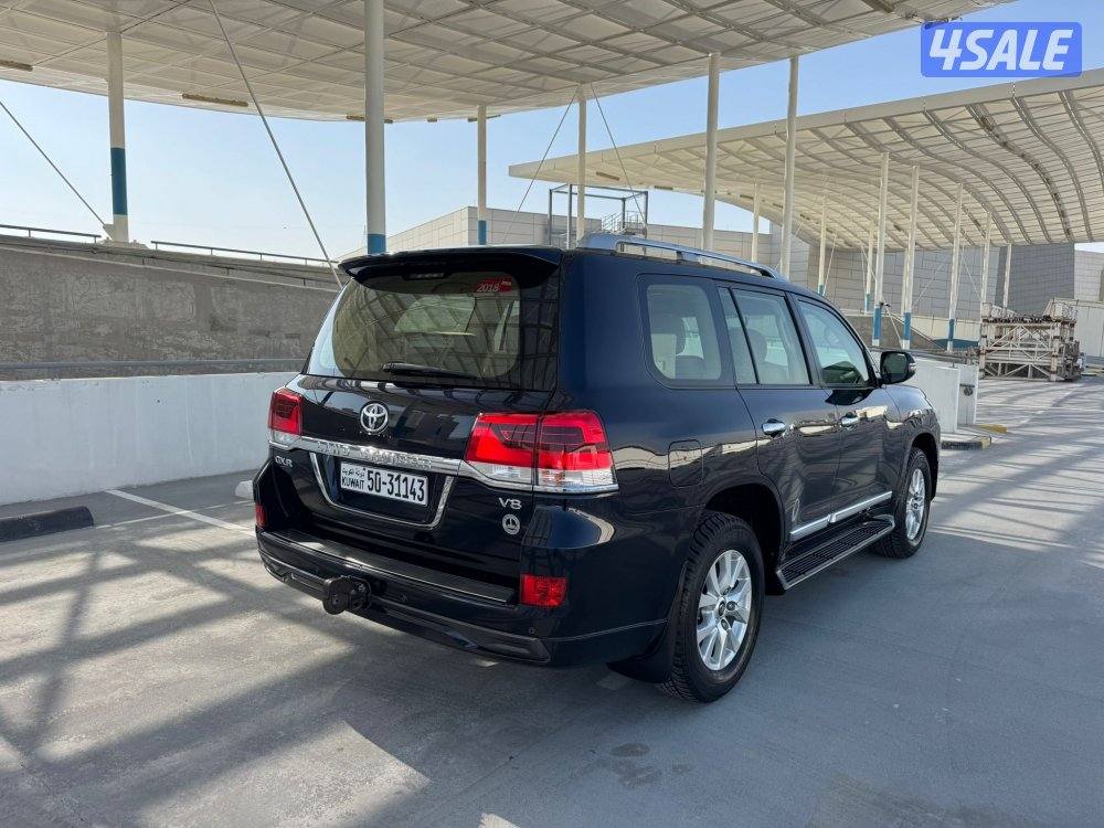 للبيع GXR موديل 2018 بحالة الوكاله 8 سلندر0