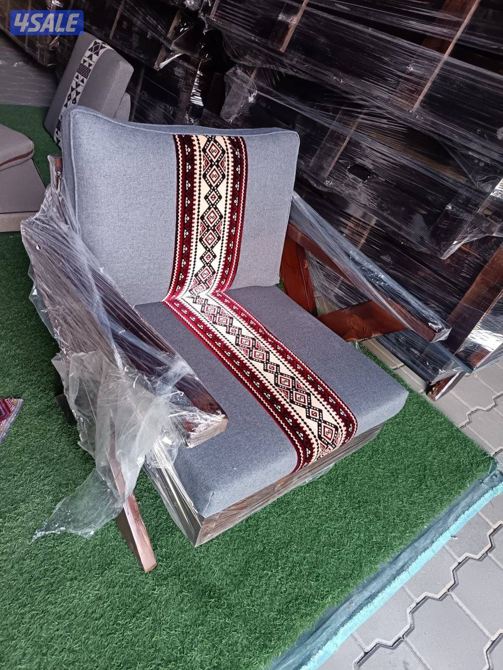 كراسي خارجية ويوجد اطقم كاملة خشب ، حديد0