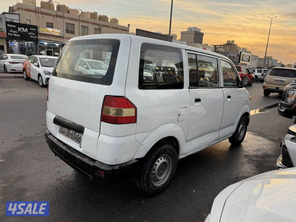 باص سوزوكي 20152