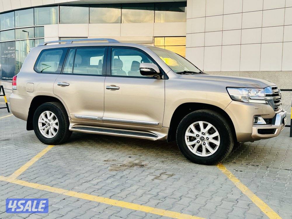 لاند كروزر GXR82