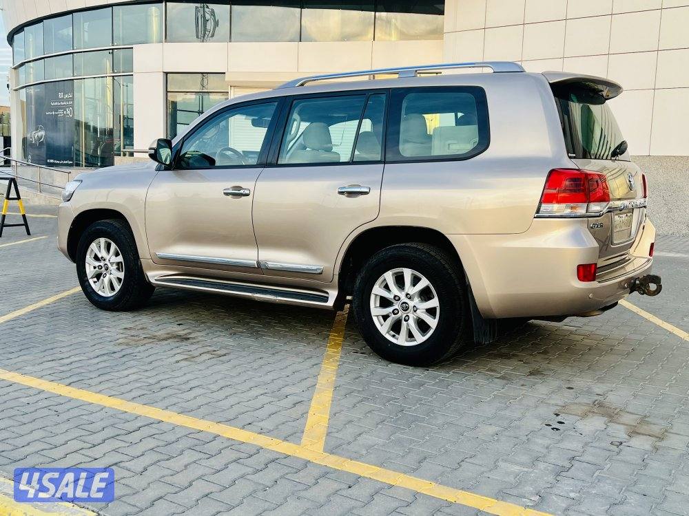 لاند كروزر GXR84