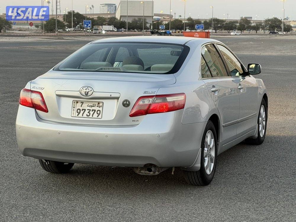 للبيع تويوتا كامري GLX 2009 قمة بالنظافة6