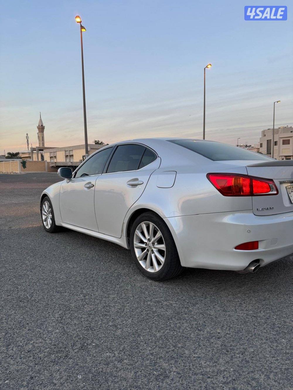 للبيع لكزس IS3002