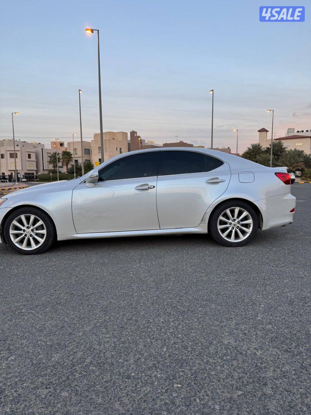 للبيع لكزس IS3005