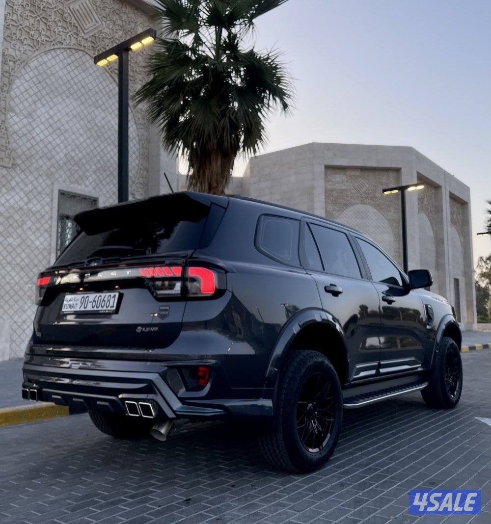 ايفرست اصفار 202512