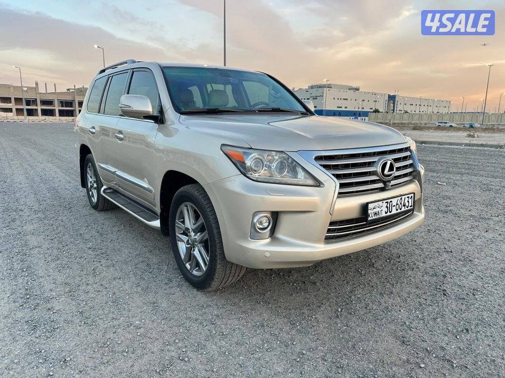 لكزس LX 570 موديل ٢٠١٥ سيرفس وكالة0
