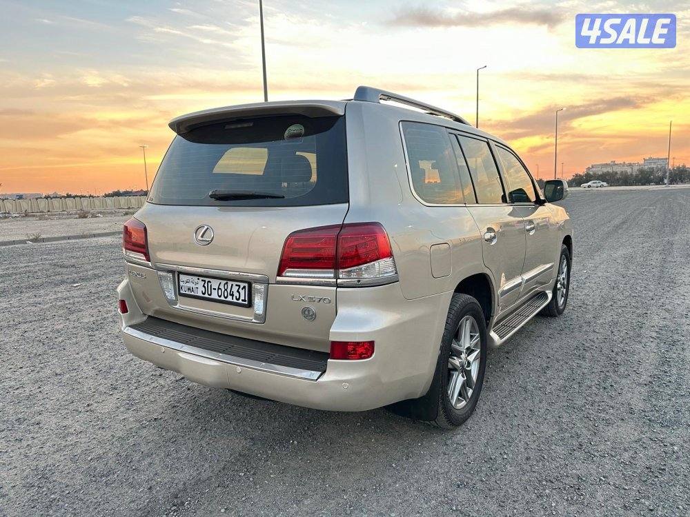 لكزس LX 570 موديل ٢٠١٥ سيرفس وكالة2