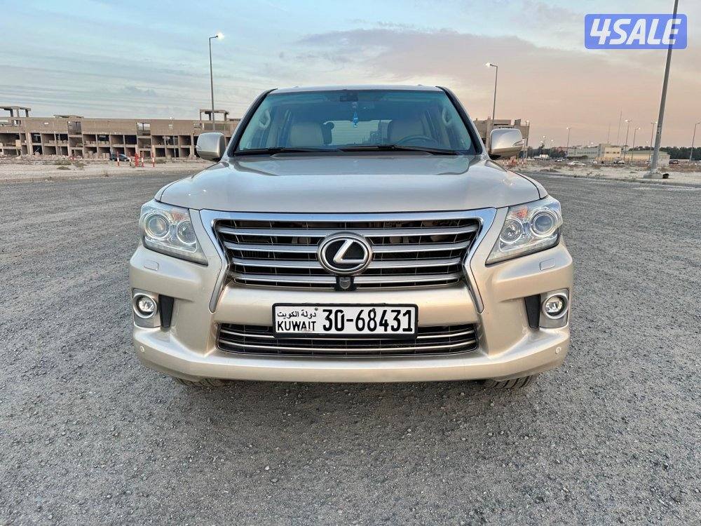لكزس LX 570 موديل ٢٠١٥ سيرفس وكالة5