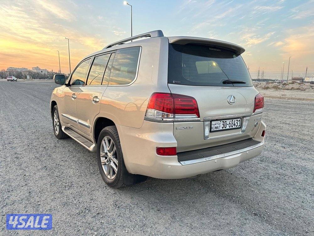 لكزس LX 570 موديل ٢٠١٥ سيرفس وكالة6