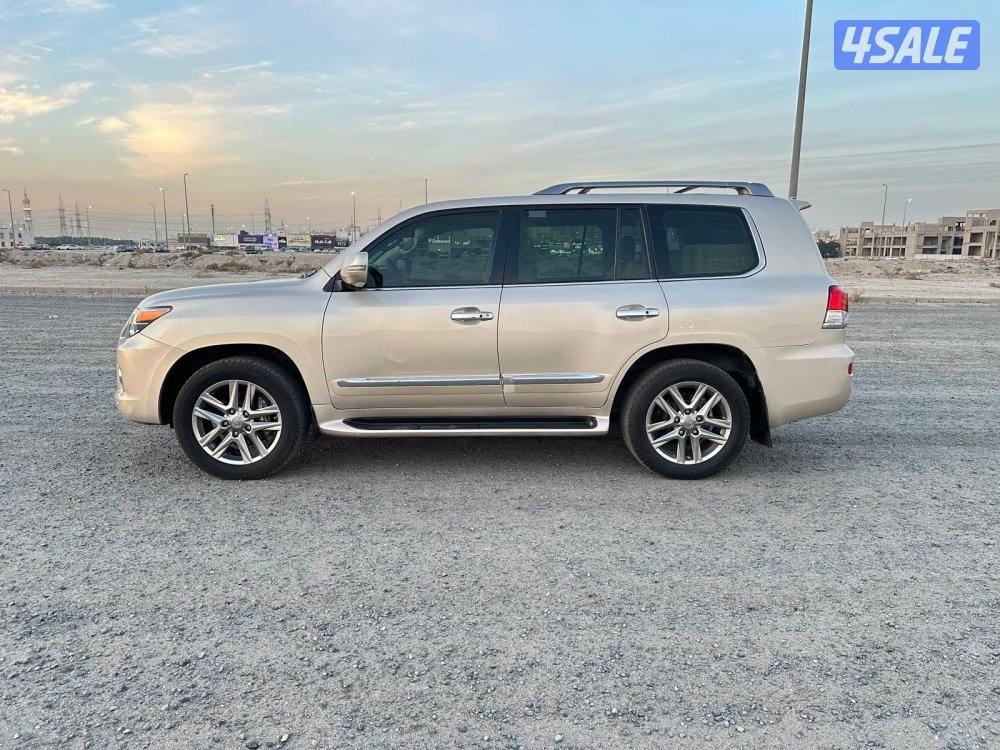 لكزس LX 570 موديل ٢٠١٥ سيرفس وكالة7