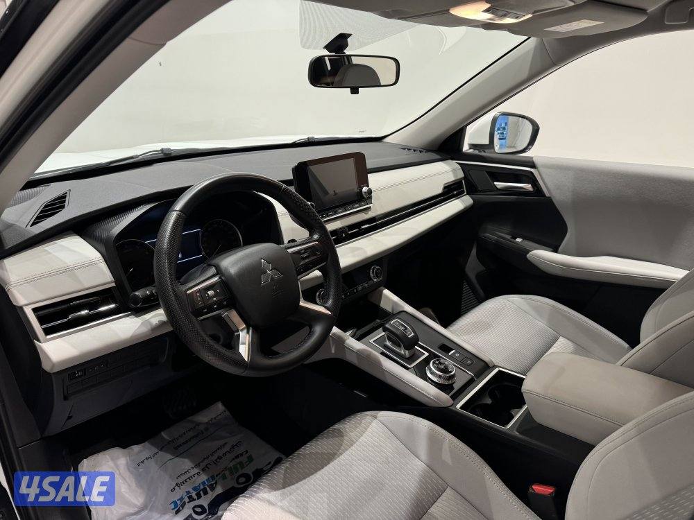 Mitsubishi Outlander4