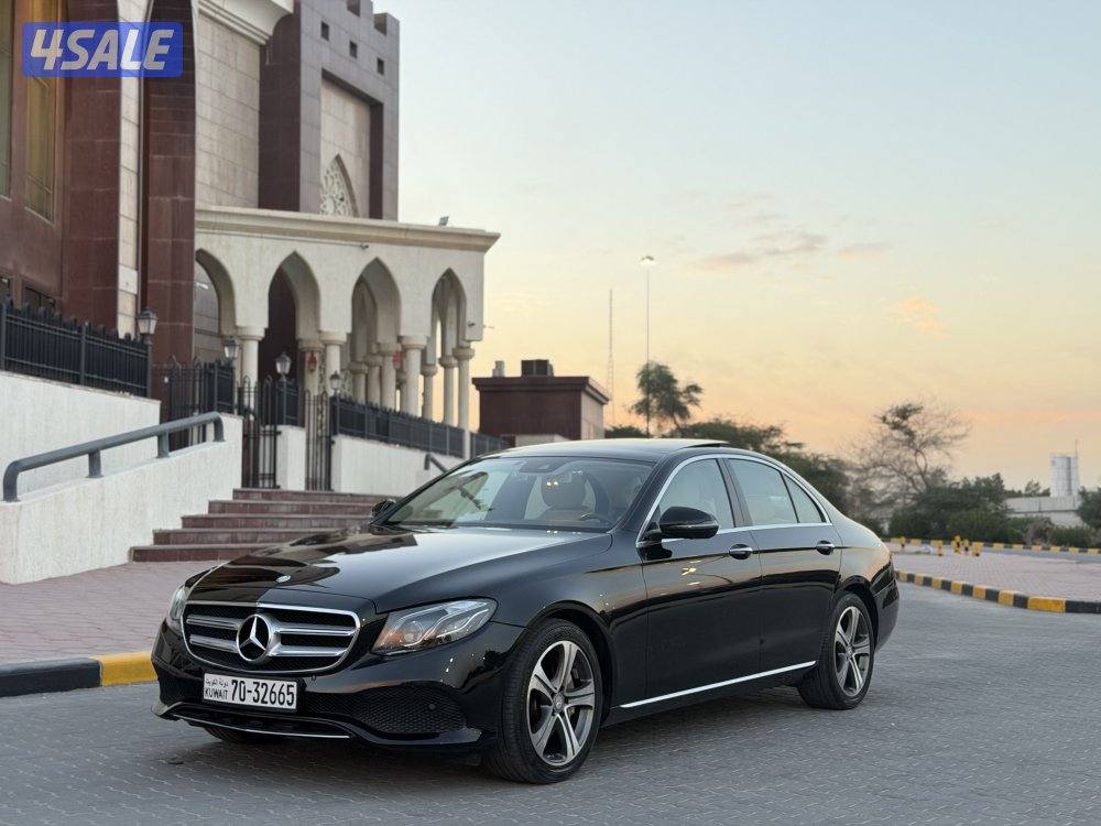 مرسيدس E300 موديل 2017 عداد 115 الف كم بانوراما مقاعد تبريد كاميرات0