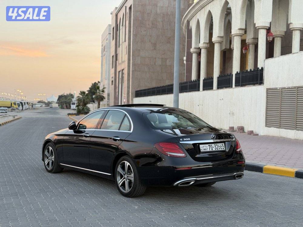 مرسيدس E300 موديل 2017 عداد 115 الف كم بانوراما مقاعد تبريد كاميرات2