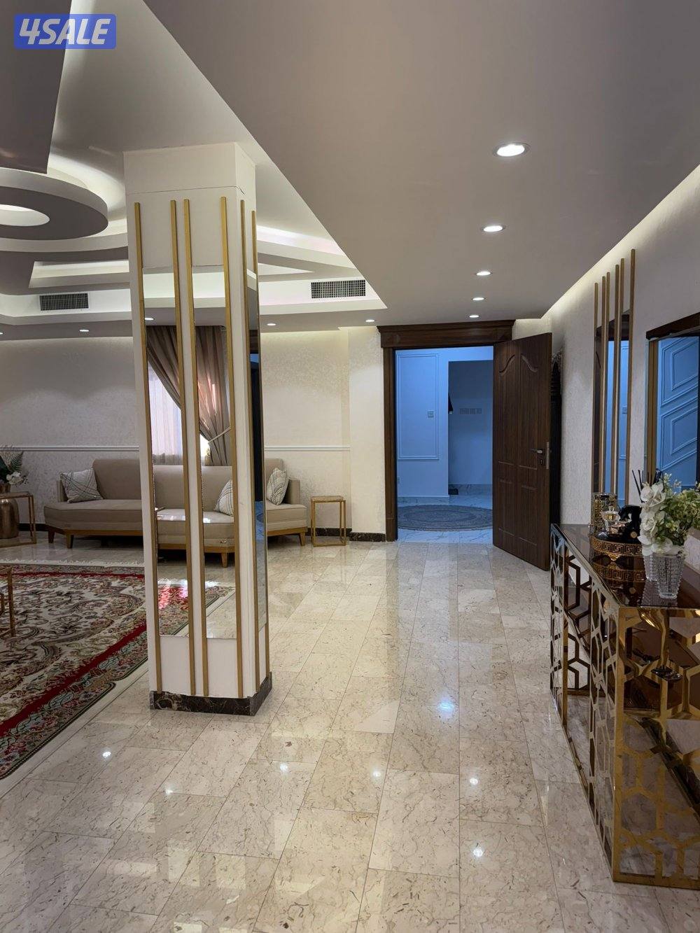 للبيع بيت بالقرين قطعه 22