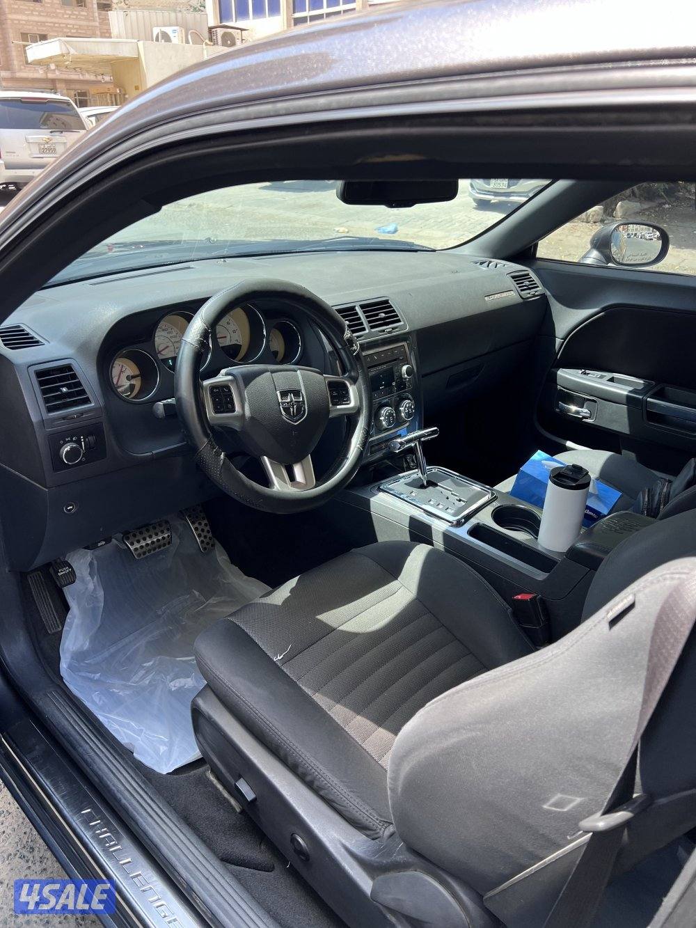 للبيع تشالنجر 6 سلندر3