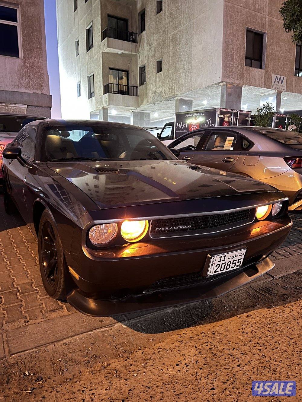 للبيع تشالنجر 6 سلندر4