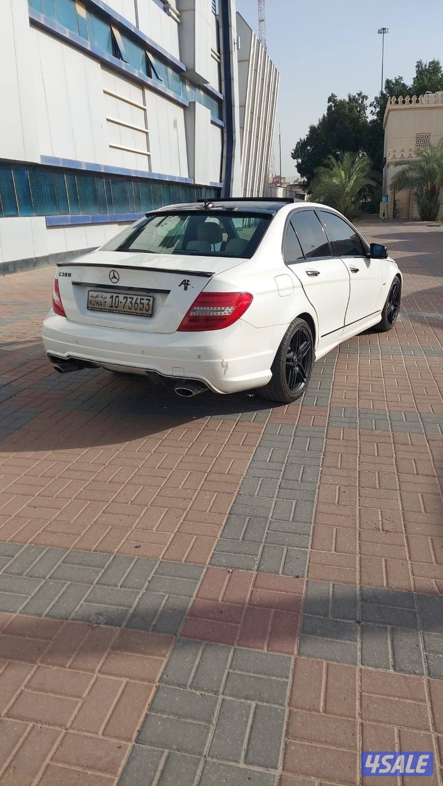 للبيع مرسيدس c300 موديل ٢٠١٢ فل اوبشن عداد ٢٣٣ الف كيلو4