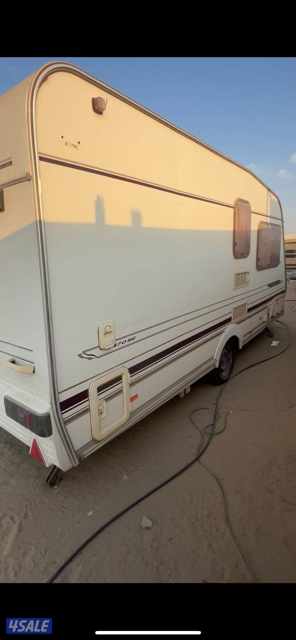 كرفان هوبي موديل ٢٠٠٥ يتكون من مطبخ تحضيري وحمام اعزكم الله وشور بوكس0