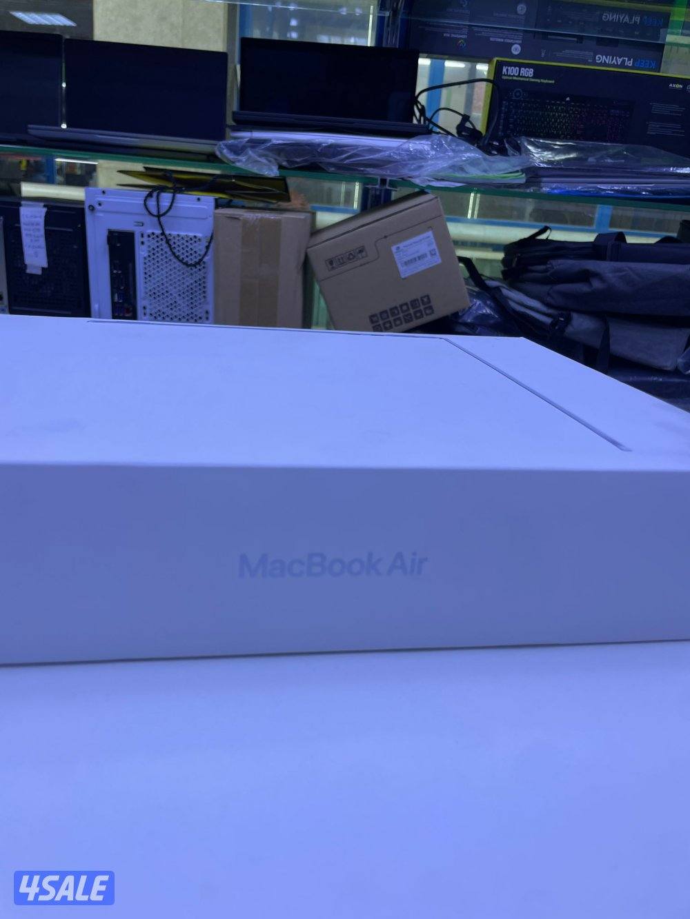 للبيع MacBook Air M4 – شاشة 13 انش4